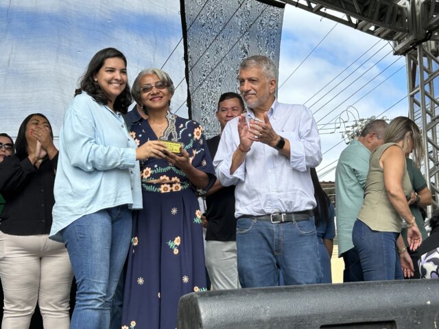 Maria Aparecida Gomes Ventura foi Indicada pela vereadora Cássia Ribeiro a Medalha Mérito ao Trabalhador 2025