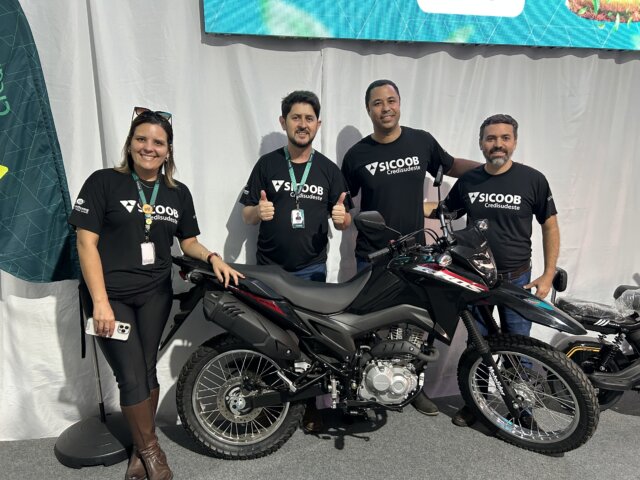 Feagro Muriaé 2025 fecha com chave de ouro: bons negócios e moto sorteada