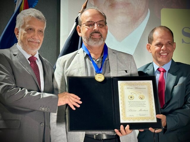 Silvério Martins é homenageado com Medalha Muriaeense 2025 por sua dedicação à saúde pública e à comunidade