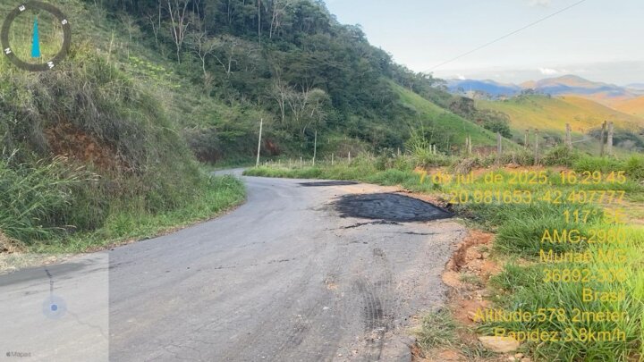 Prefeitura realiza manutenção em trecho asfáltico entre Itamuri e Belisário