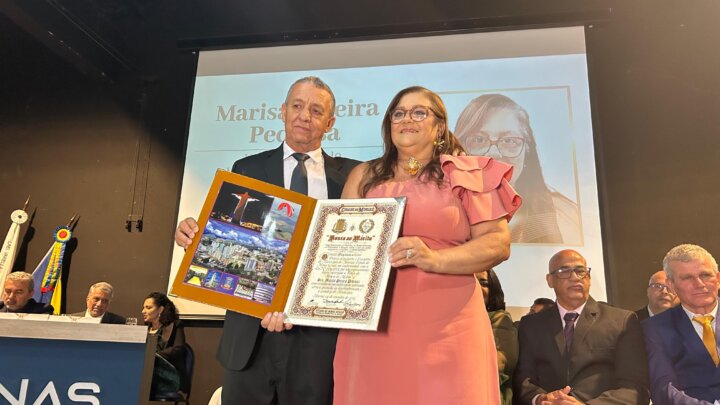 Vereador Devail homenageia Amaral Moisés Rodrigues e Marisa Pereira Pedrosa com Honra ao Mérito durante comemorações do Dia do Muriaeense