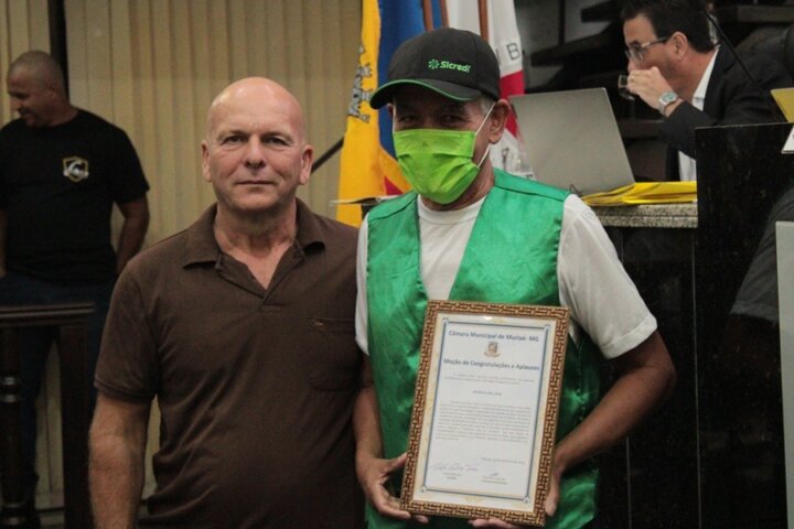 Servidor municipal e líder comunitário Antônio de Lima é homenageado na Câmara de Muriaé