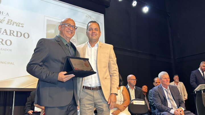Câmara Municipal de Muriaé homenageia Jader Eduardo Scoparo com a Medalha Prefeito José Braz