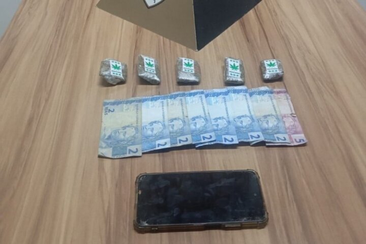 Suspeito de tráfico é preso após perseguição no Centro de Muriaé