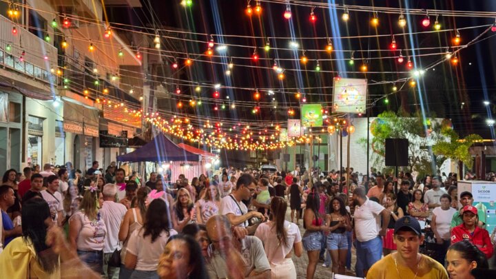 Carnaval de Vieiras 2026 é sucesso absoluto e reúne público exuberante de toda a região
