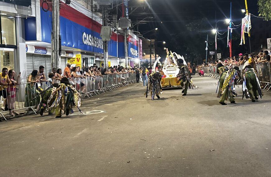 Unidos de São Joaquim e MARAMBLOCO brilham na avenida em noite de emoção e alegria nesta sexta-feira