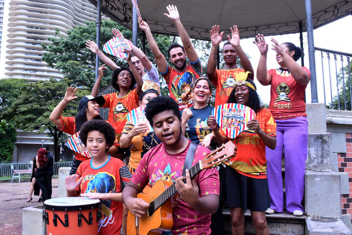 TJMG distribui material informativo aos foliões de BH