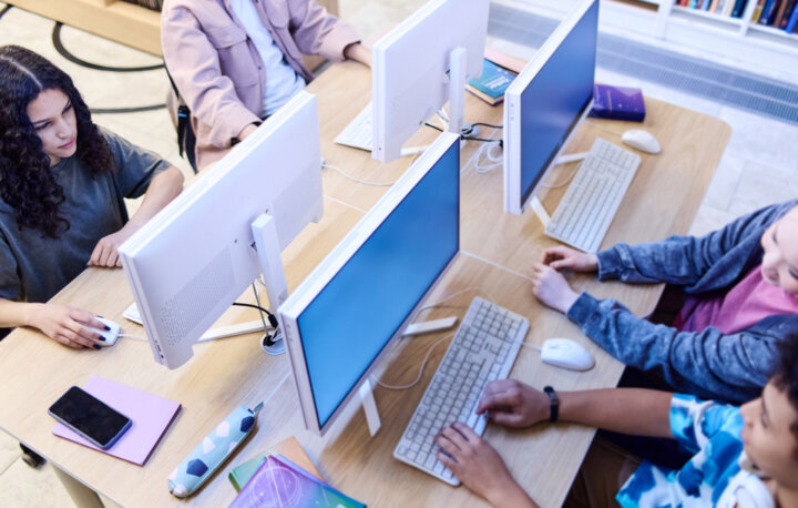 Setor de serviços reduz perdas, mas continuacom desempenho negativo no estado